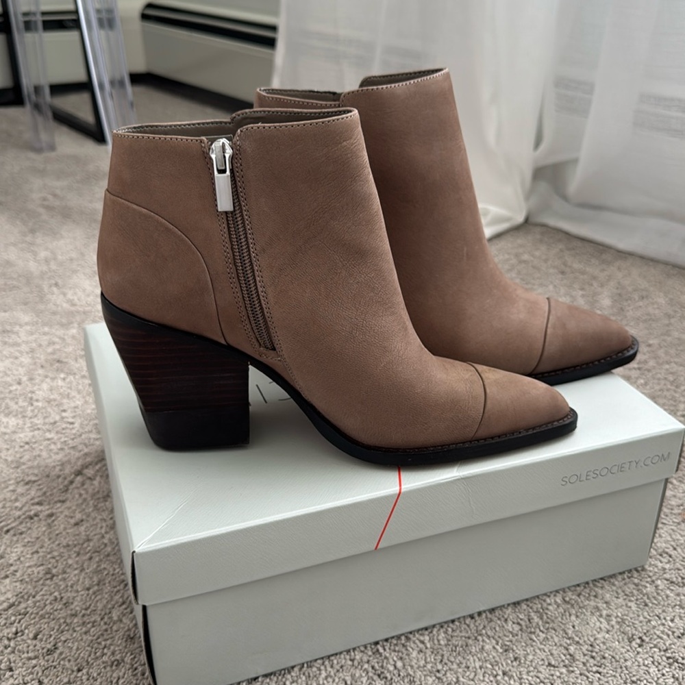 Sole Society So-Maevel Taupe Ankle Booties